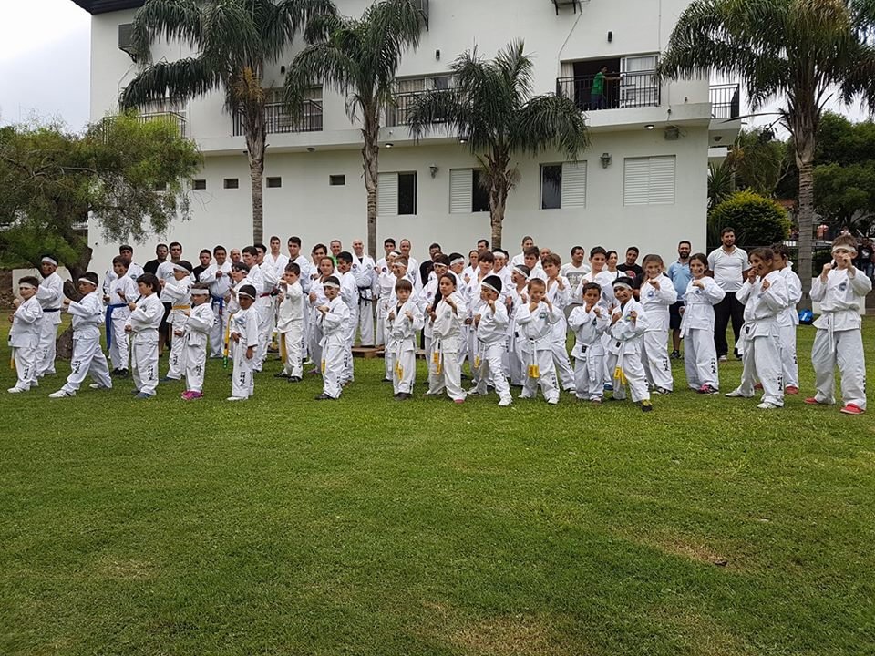Campus infantil en Paraná, grupo completo